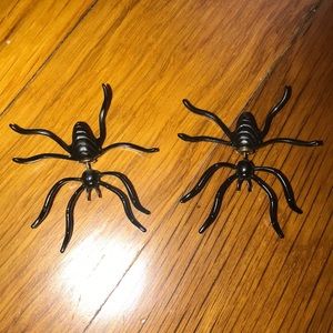 Spider Illusion Earrings 🕷